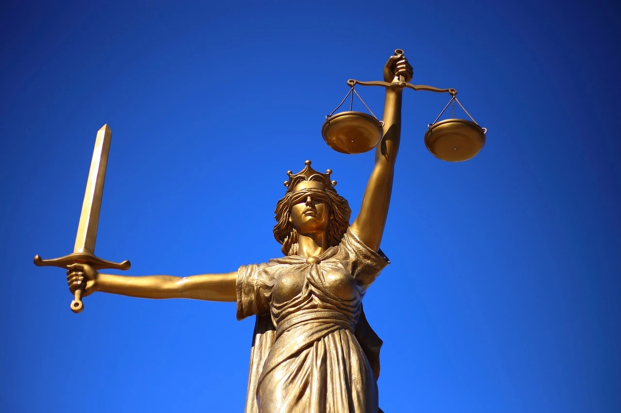 Lei de superendividamento. simbolo da justiça